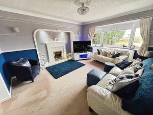 Lounge- click for photo gallery